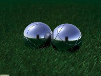 Трехмерные середрянные шары - обои на рабочий стол, , 3D, шар, трава, зеленый, стальной