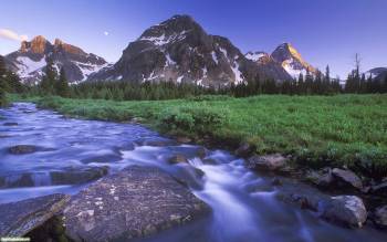 Горная река - обои природы на рабочий стол, , река, горы, вода, синий, трава, зеленый