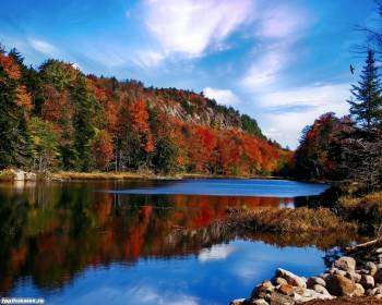 Потрясаящей красоты обои природы 1280x1024, , 1280x1024, природа, озеро, лес, осень, отражение, небо, облака, ель, камни, синий
