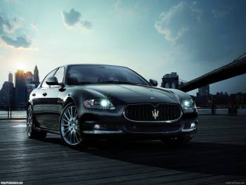 Скачать обои авто Maserat Quattroporte 1600x1200, , Maserat Quattroporte, авто, город