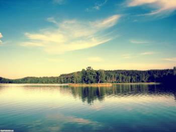 Красивая рябь на озерной глади - обои природы 1920x1440, , природа, озеро, лес, небо, облака, рябь, отражение, вода