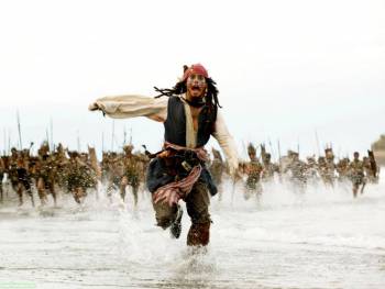 Обои из фильма Пираты Карибского Моря - Джек Воробей, , Джек Воробей, Jack Sparrow, Пираты Карибского Моря, фильм, кино, бег
