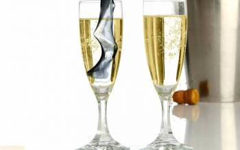 Бокалы с шампанским - праздничные обои на рабочий стол, , шампанское, вино, бокал, пузырьки, пробка, стекло