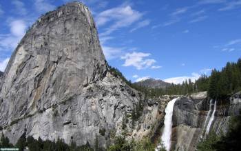 Крутые скалы и водопады - скачать обои, , скалы, водопад, горы, деревья
