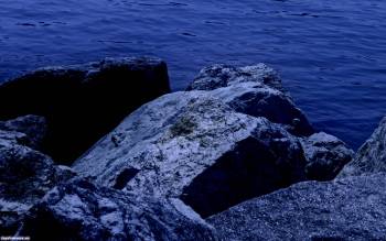 Камни на берегу вечернего моря - обои бесплатно, , берег, море, вечер, волны