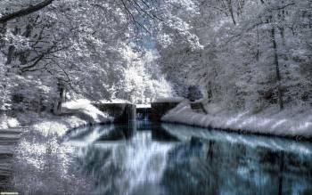 Замерзший канал, скачать обои - зима, , зима, канал, холод, лед, мост, снег, отражение