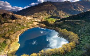 Скачать фотообои - горное озеро в Новой Зеландии, , Новая Зеландия, озеро, отражение, горы, лето, небо, облака