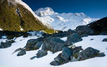 В горах Новой Зеландии, скачать обои 1920х1200, , Новая Зеландия, горы, камни, снег, зима, холод