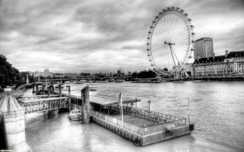 Лондонская Темза, скачать черно-белые фотообои Лондона, , Лондон, город, черно-белый, набережная, река, Темза, колесо обозрения, небо, облака