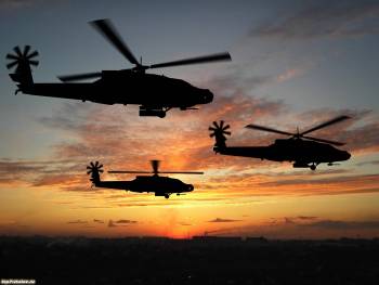Три вертолета на фоне закатного неба, обои 1600х1200, , вертолет, закат, небо, полет, облака, силуэт