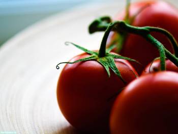 Красные помидоры, макро-фото томатов на ваш рабочий стол, , томат, помидоры, макро, фото, тарелка, овощи