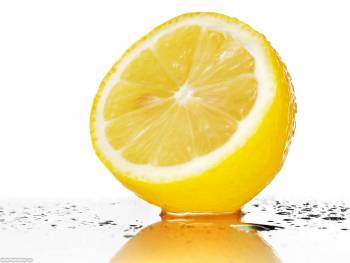 Сочная половинка лимона, классные обои на рабочий стол, , лимон, фрукт, кислый, мокрый, сочный, желтый