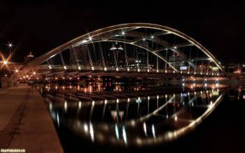 Ярко освещенный мост поздней ночью, обои 1440х900, , мост, освещение, отражение, река, штиль, город, набережная