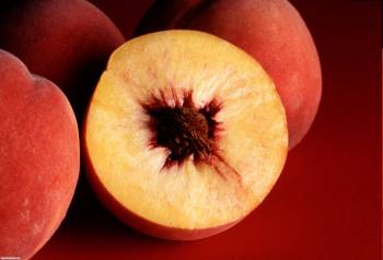 Персик в разрезе - обои с фруктами, , персик, косточка, разрез, фрукт