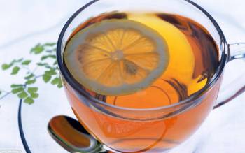 Ароматный чай с лимоном - обои 1680x1050 пикселей, , чай, лимон, посуда, кружка, аромат