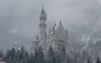 Заснеженный таинственный замок - обои 2560x1600 пикселей, , снег, замок, тайна, волшебство