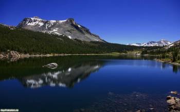 Широкоформатные обои 1440х900, , 1440х900, горы, озеро, отражение, небо, синева, лес