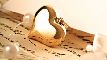 Золотой кулон -сердце - обои для влюбленных, , золото, кулон, письмо, любовь