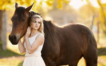 Девушка с лошадью, Красивые обои для рабочего стола, лошадь, девушка, осень, милота