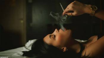 девушка курит, обои для рабочего стола, , девушка, курит, сигарета, дым, брюнетка